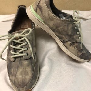 Reef Rover Tx gray low top canvas sneakers